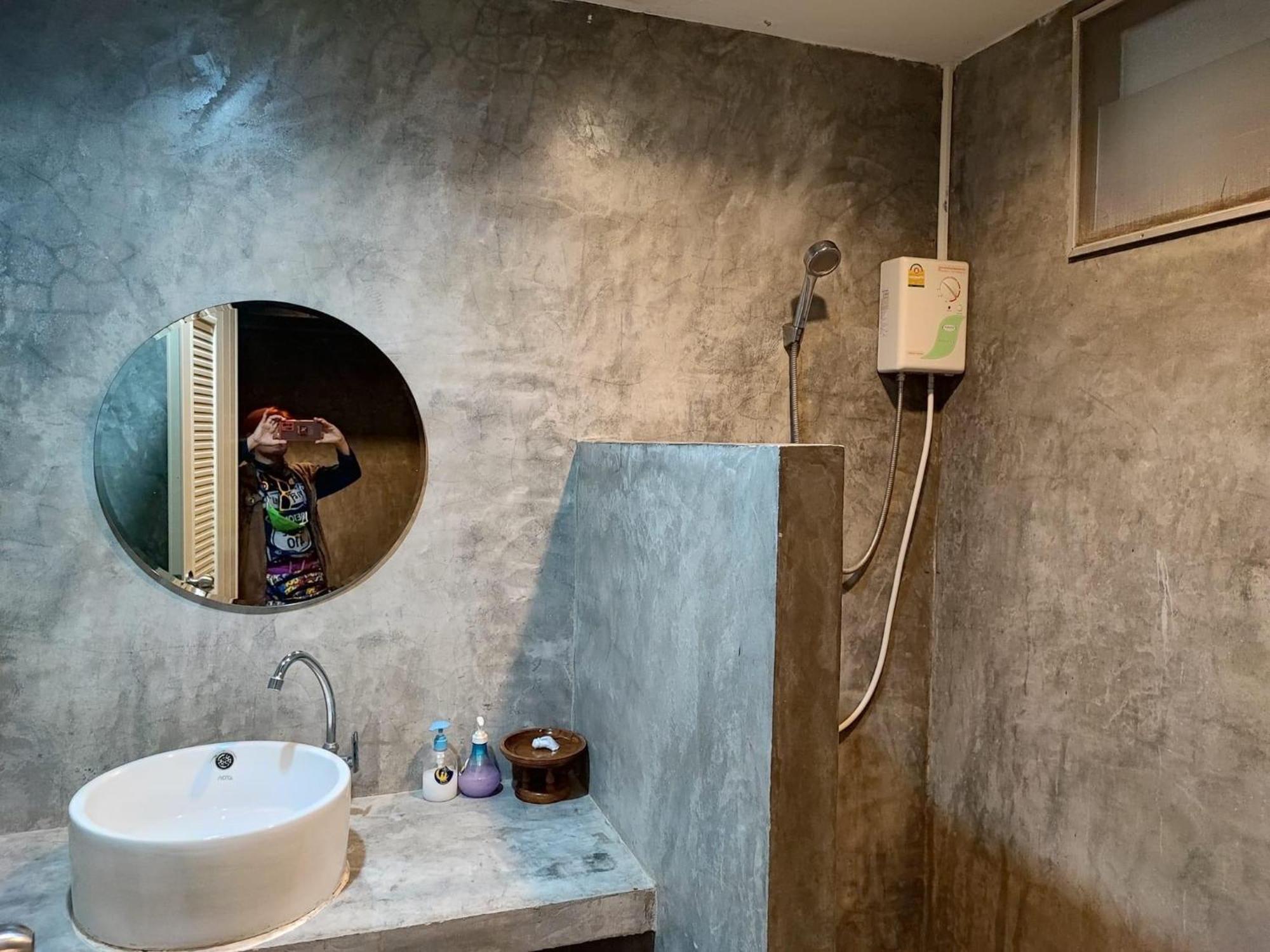 Come Moon Loft Hotel Phrae Buitenkant foto