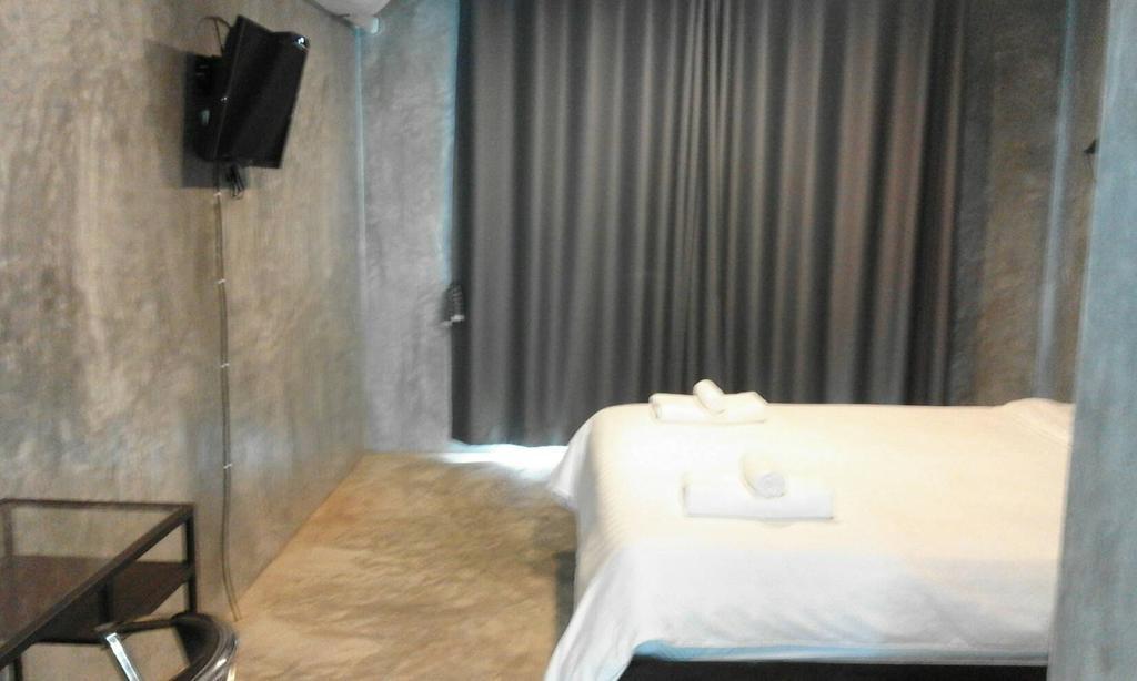 Come Moon Loft Hotel Phrae Buitenkant foto