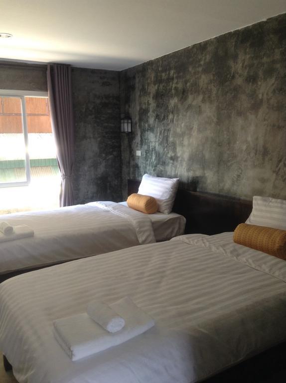 Come Moon Loft Hotel Phrae Buitenkant foto