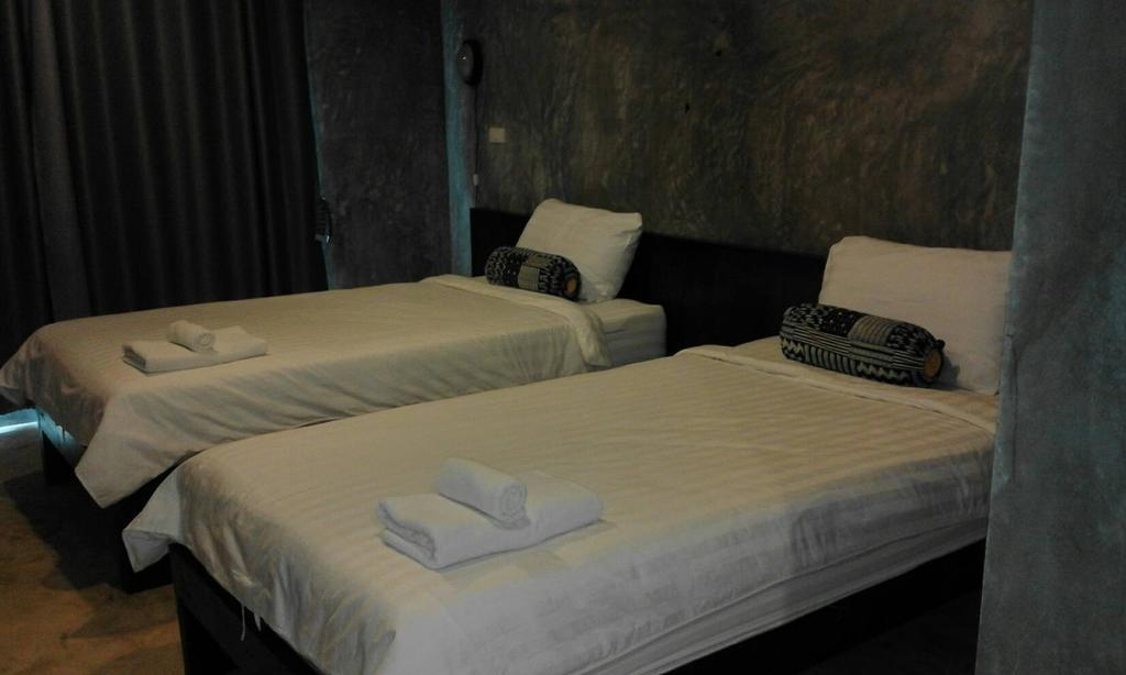 Come Moon Loft Hotel Phrae Buitenkant foto