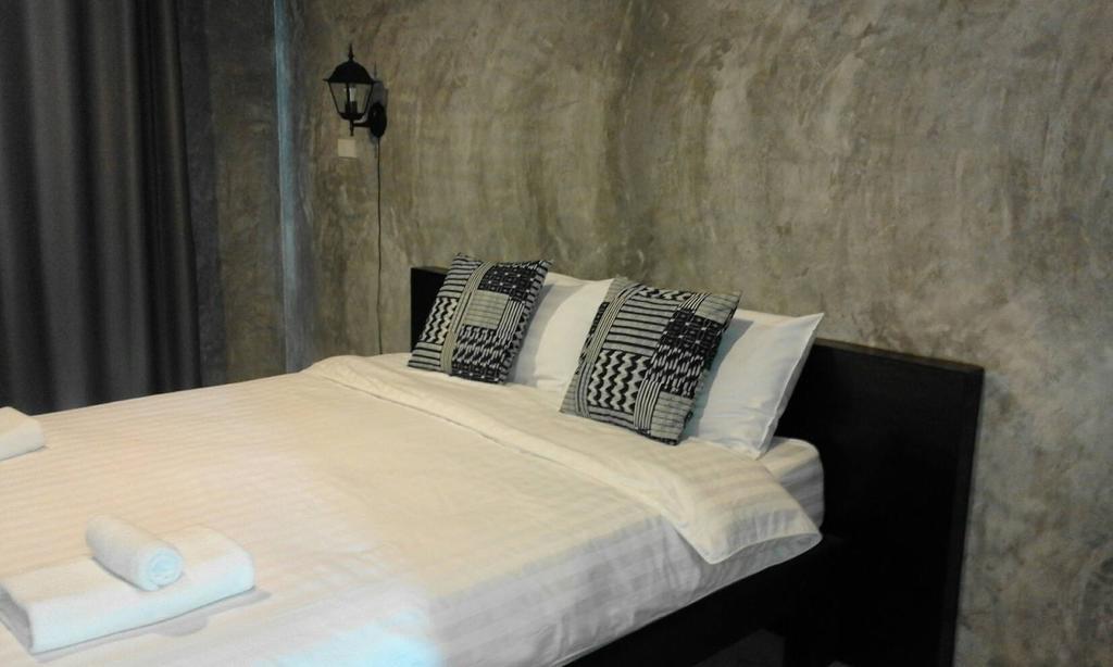 Come Moon Loft Hotel Phrae Buitenkant foto