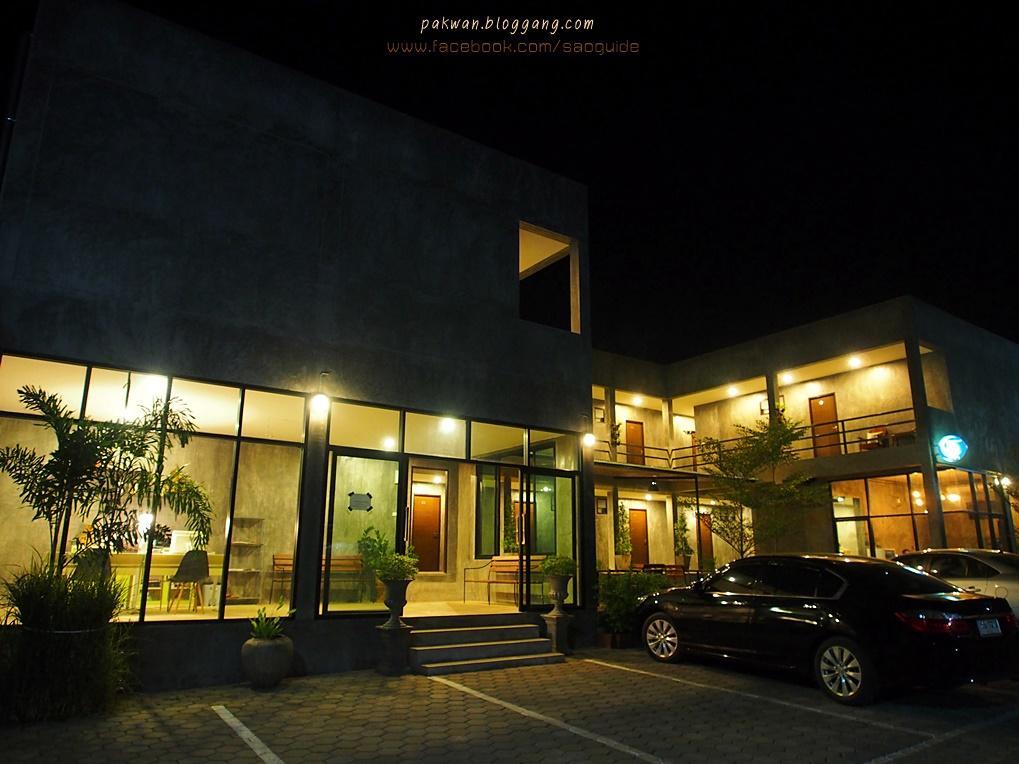 Come Moon Loft Hotel Phrae Buitenkant foto