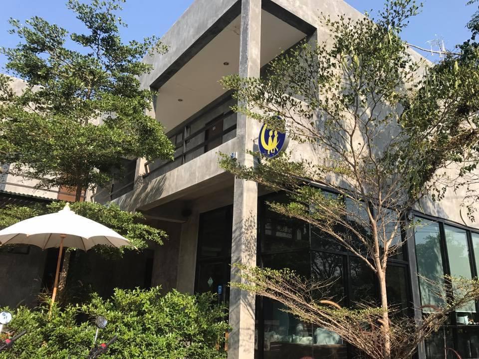Come Moon Loft Hotel Phrae Buitenkant foto