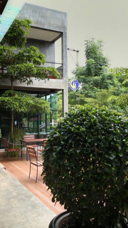 Come Moon Loft Hotel Phrae Buitenkant foto