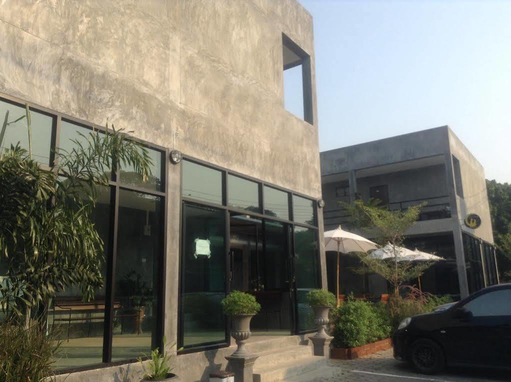 Come Moon Loft Hotel Phrae Buitenkant foto